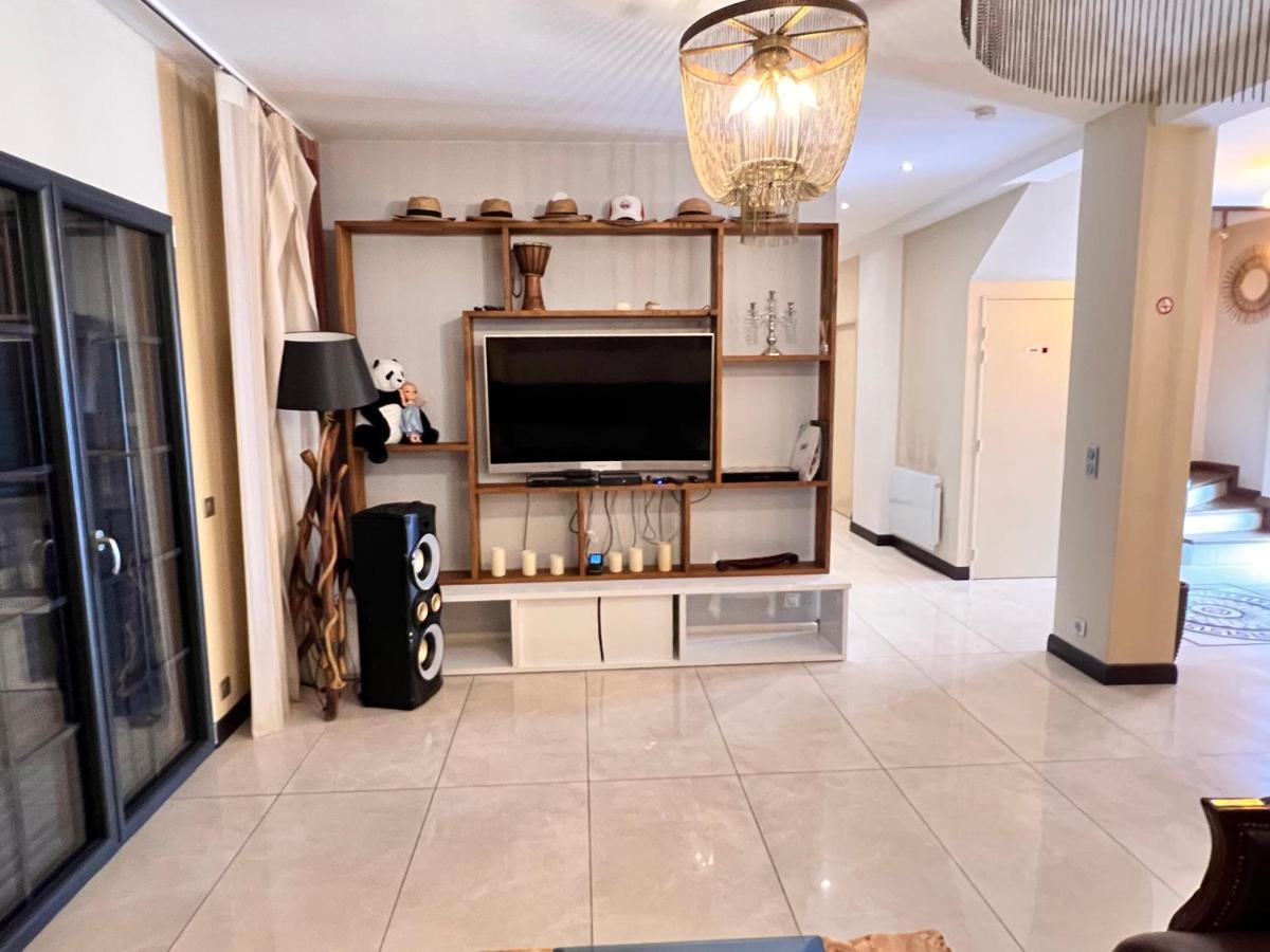 Paris Luxury Guest House - Cdg Aeroport 루와시 앙 프랑스 외부 사진